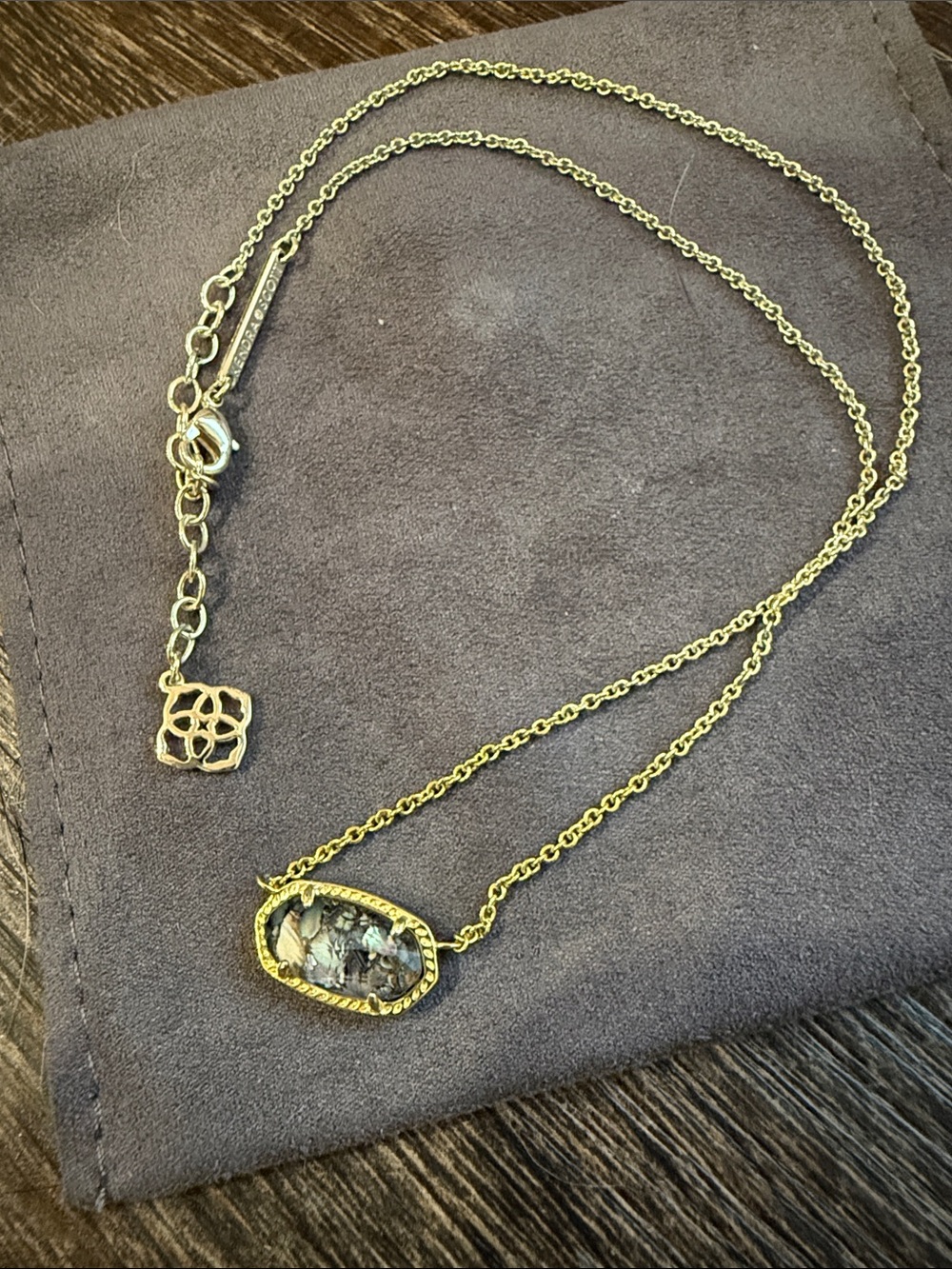 Kendra Scott Gold Druzy Pendant Necklace/ Gray Abalone - Picture 5 of 8